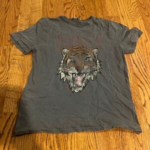 Subdued Woman’s Grey Fierce Tiger Tee One Size